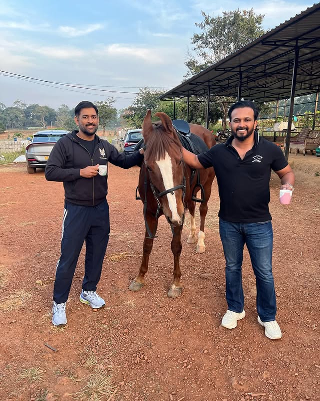 Kedar Jadhav Biography