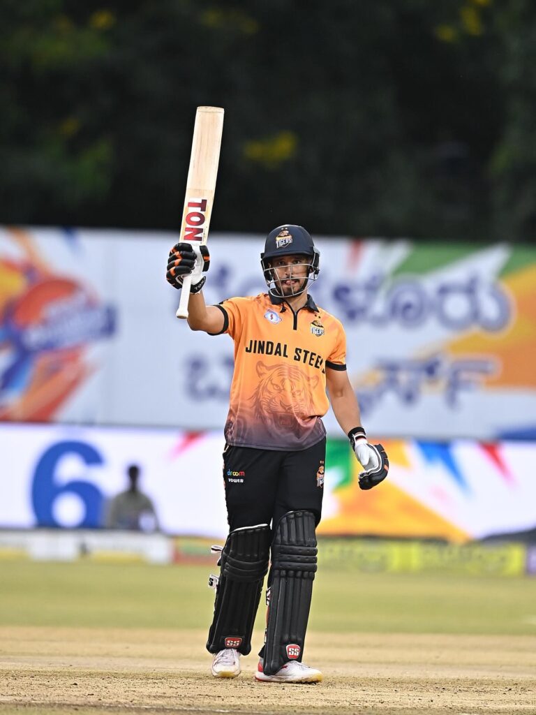 Abhinav Manohar Biography